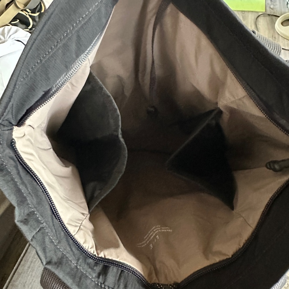 Bellroy Lite Tote Bag in Black - Picture 4 of 4